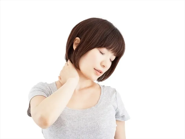 整体で寝正月のスマホ首と頭痛を自宅で簡単ケアする30秒セルフメソッド